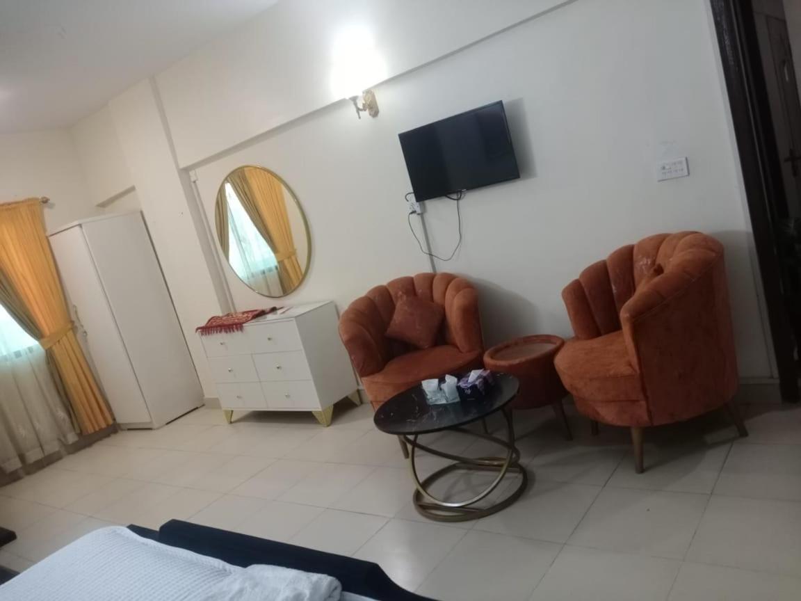 Goho Rooms 10Th Commercial Karachi Room photo