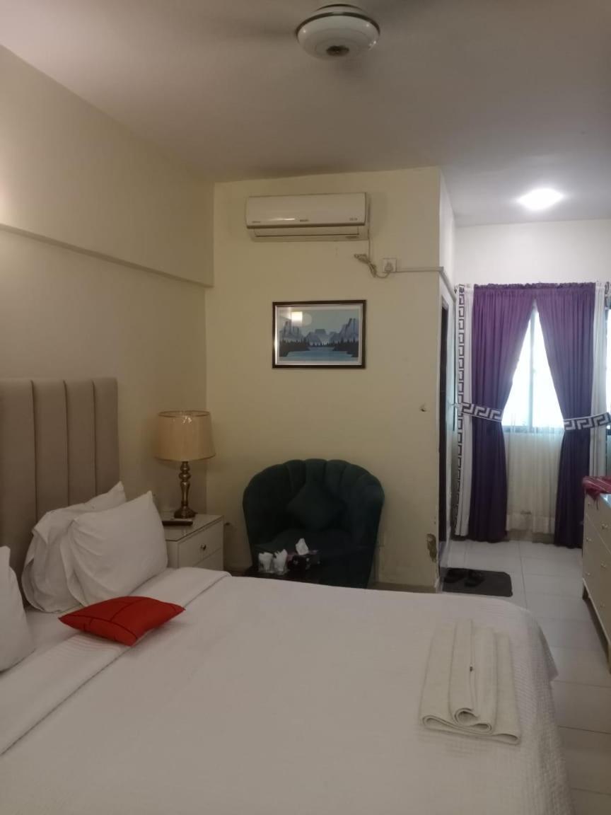 Goho Rooms 10Th Commercial Karachi Room photo