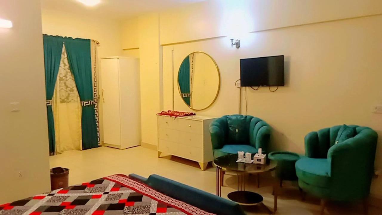 Goho Rooms 10Th Commercial Karachi Room photo