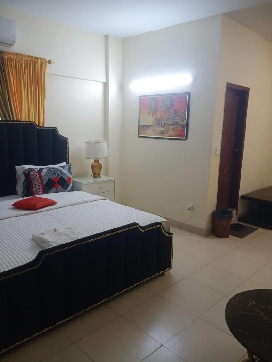 Goho Rooms 10Th Commercial Karachi Room photo