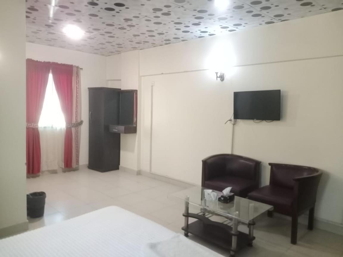 Goho Rooms 10Th Commercial Karachi Room photo