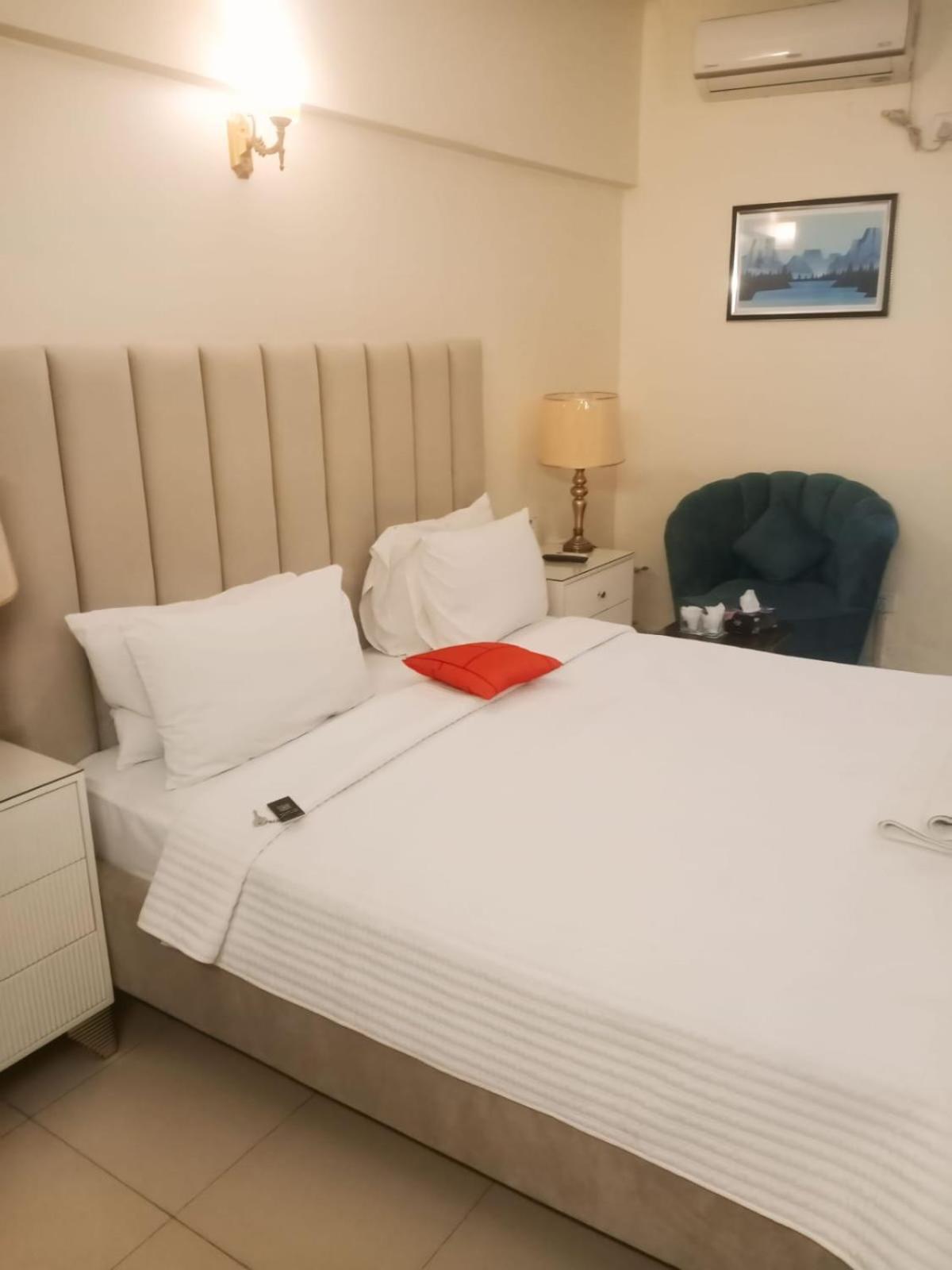 Goho Rooms 10Th Commercial Karachi Room photo